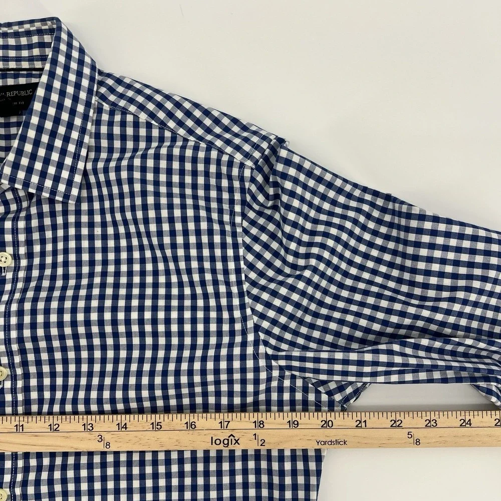 Banana Republic Men's Shirt Size SMALL 14-14 1/2 Slim Fit Blue Check Long Sleeve